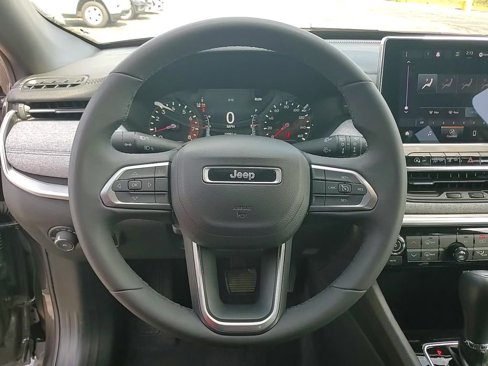 Used 2024 Jeep Compass Latitude w/ Altitude Special Edition image 13