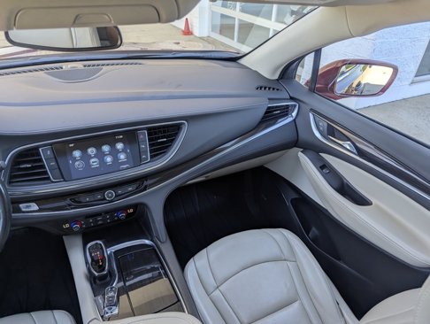 Used 2018 Buick Enclave Premium image 31