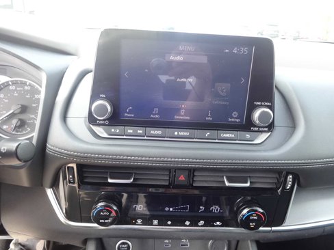 Used 2021 Nissan Rogue SV image 17