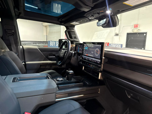 Used 2024 GMC Hummer EV 3X w/ LPO, Illumination Package image 31