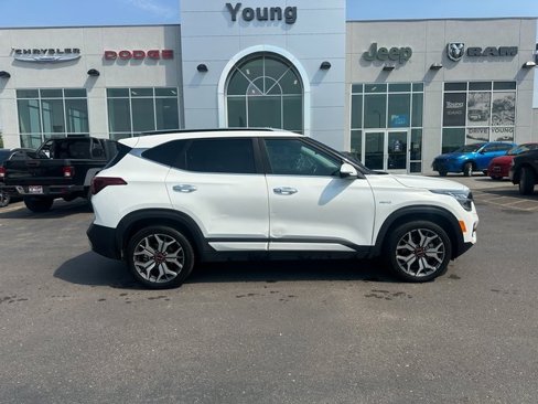 Used 2023 Kia Seltos SX image 2