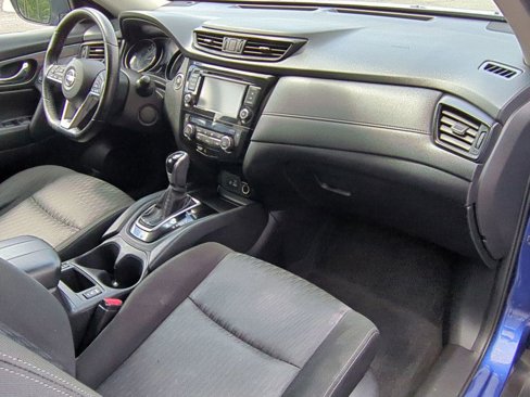 Used 2020 Nissan Rogue SV image 28