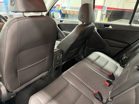 Used 2016 Volkswagen Tiguan S image 24