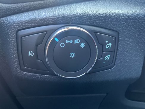 Used 2018 Ford EcoSport SE w/ SE Convenience Package image 17
