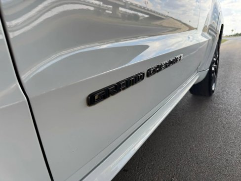 Used 2020 Jeep Grand Cherokee Limited X image 9