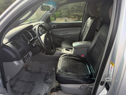Used 2011 Toyota Tacoma 4x4 Access Cab image 6