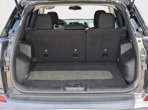 Used 2019 Jeep Cherokee Latitude w/ Popular Appearance Group image 6