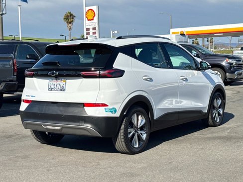 Used 2022 Chevrolet Bolt EUV LT w/ Convenience Package image 5
