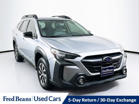 Used 2024 Subaru Outback Premium image 1