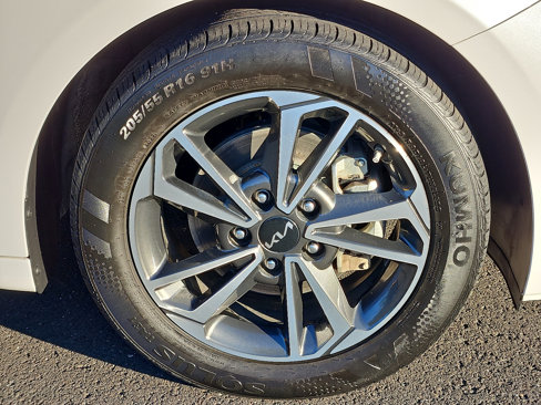Used 2023 Kia Forte LXS w/ LXS Technology Package image 8