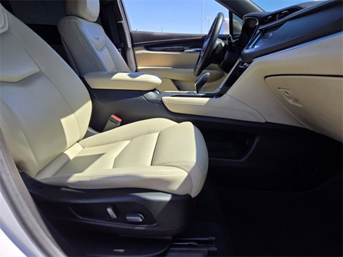 Used 2017 Cadillac XT5 FWD image 16
