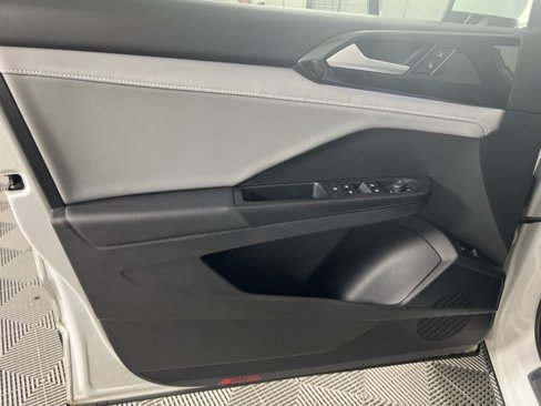 Used 2022 Volkswagen Taos SEL w/ Panoramic Sunroof Package image 20