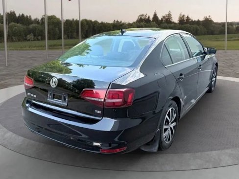 Used 2016 Volkswagen Jetta SE image 6