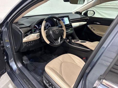 Used 2020 Toyota Avalon Limited image 32