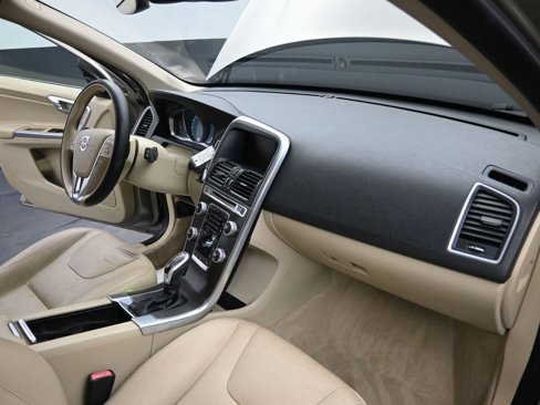 Used 2016 Volvo XC60 T6 w/ Proximity Package image 20