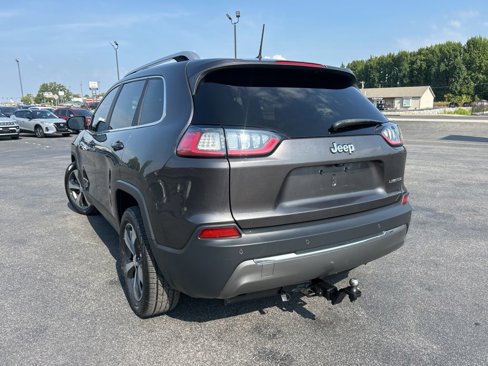 Used 2019 Jeep Cherokee Limited image 5