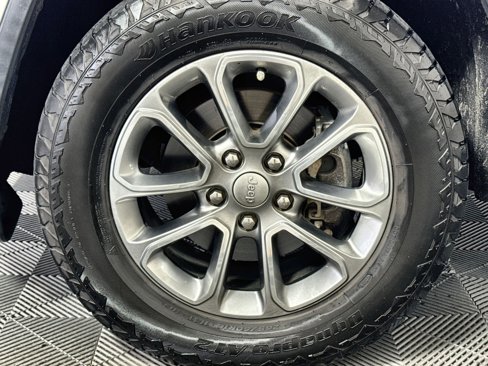 Used 2016 Jeep Grand Cherokee Limited image 12