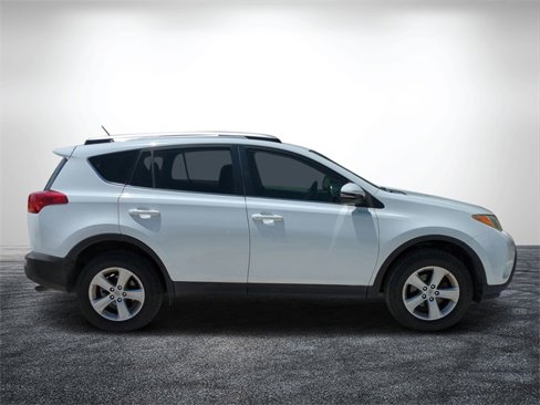 Used 2013 Toyota RAV4 XLE image 2