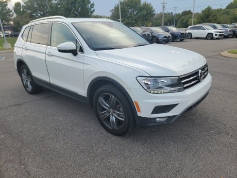Used 2020 Volkswagen Tiguan SEL image 2