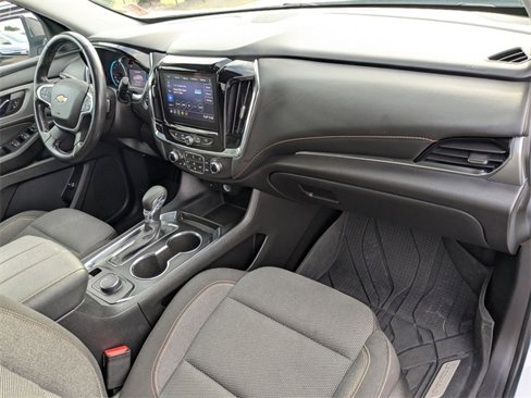Used 2021 Chevrolet Traverse LT image 40