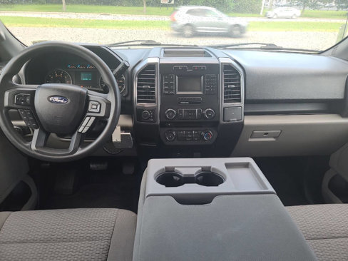 Used 2017 Ford F150 XLT image 26