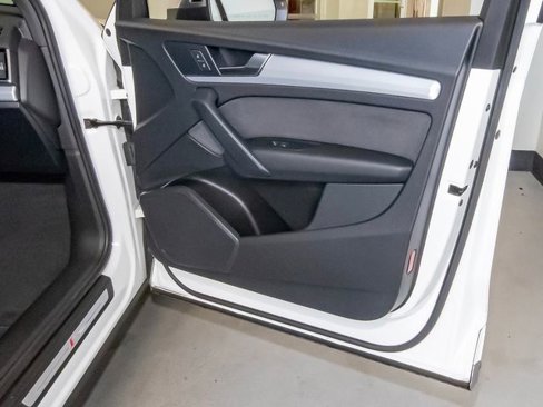 Used 2021 Audi SQ5 Premium w/ Convenience Package image 43