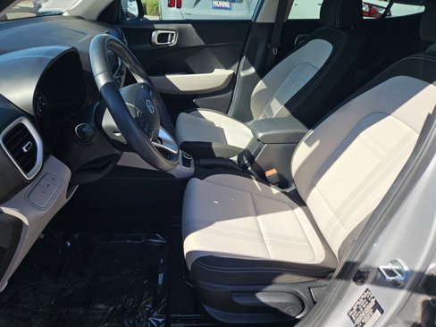Used 2022 Hyundai Venue SEL image 17