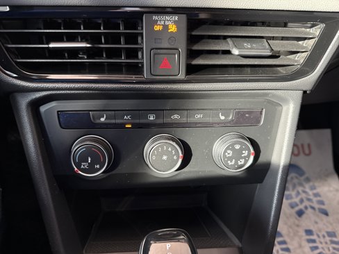 Used 2022 Volkswagen Taos SE image 24