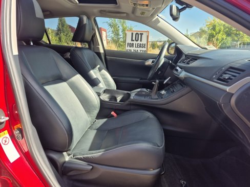 Used 2011 Lexus CT 200h image 25