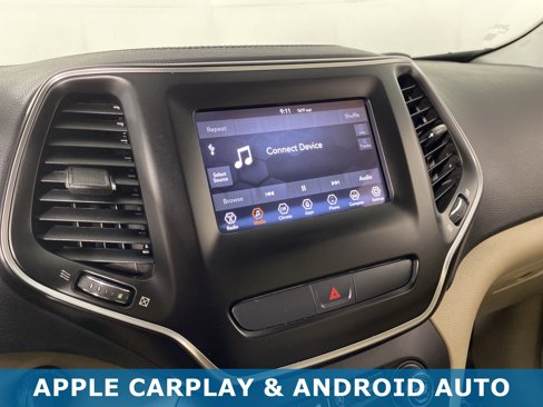 Used 2019 Jeep Cherokee Latitude w/ Popular Appearance Group image 2