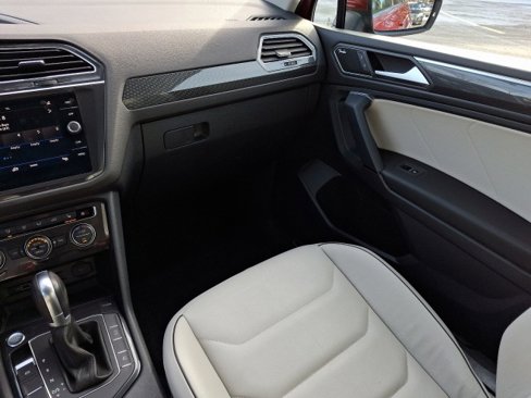 Used 2019 Volkswagen Tiguan SEL Premium image 16