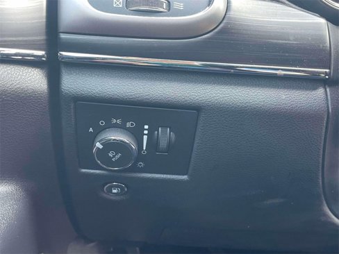 Used 2019 Jeep Grand Cherokee Limited image 21