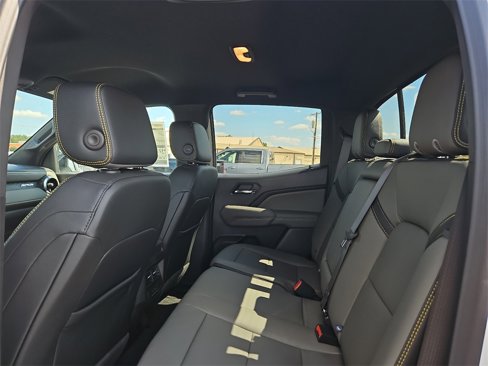 New 2026 Chevrolet Colorado ZR2 w/ Technology Package image 17