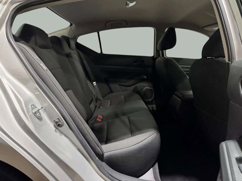 Used 2025 Nissan Altima 2.5 SV image 24