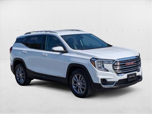 Used 2024 GMC Terrain SLT image 3