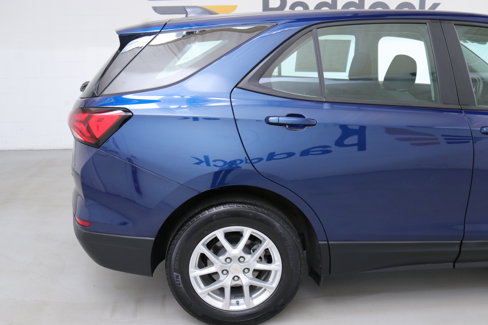 Used 2023 Chevrolet Equinox LS image 9