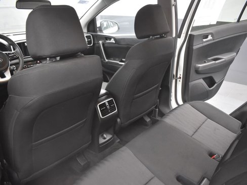 Used 2022 Kia Sportage LX image 13