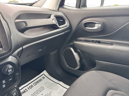 Used 2022 Jeep Renegade Latitude w/ Convenience Group image 31