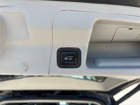 Used 2018 GMC Acadia SLT image 20