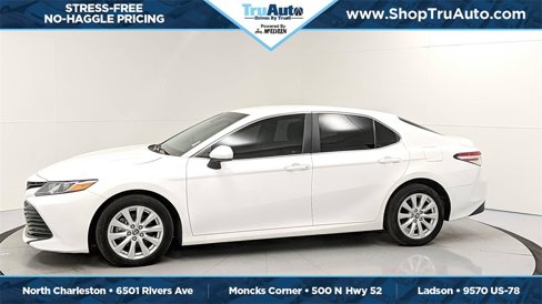 Used 2018 Toyota Camry LE image 22