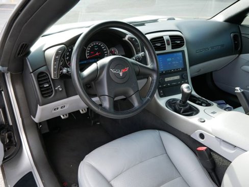 Used 2005 Chevrolet Corvette Coupe w/ Preferred Equipment Group image 13