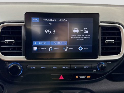 Certified 2024 Hyundai Venue SEL image 14