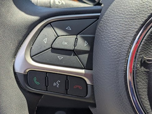 Used 2021 Jeep Compass Latitude image 16