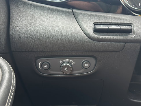 Used 2020 Buick Encore GX Essence w/ Experience Buick Package image 35