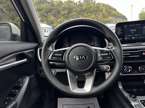 Used 2021 Kia Seltos LX image 8