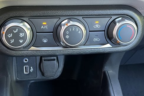Used 2021 Nissan Versa SV image 19