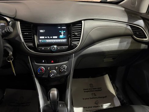 Used 2017 Chevrolet Trax LT image 18