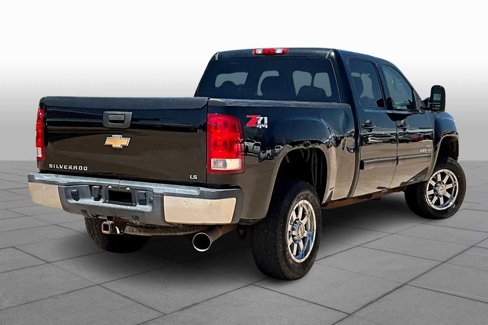 Used 2007 GMC Sierra 2500 SLT w/ Z71 Off-Road Package image 13