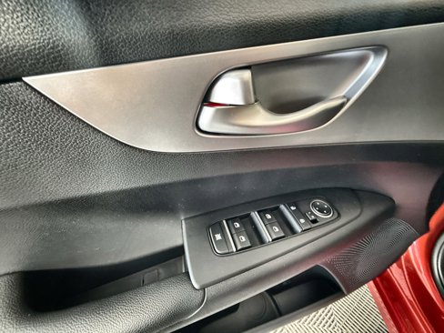 Used 2022 Kia Forte LXS w/ LXS Technology Package image 15