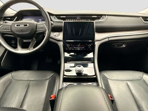 Used 2022 Jeep Grand Cherokee Limited image 13